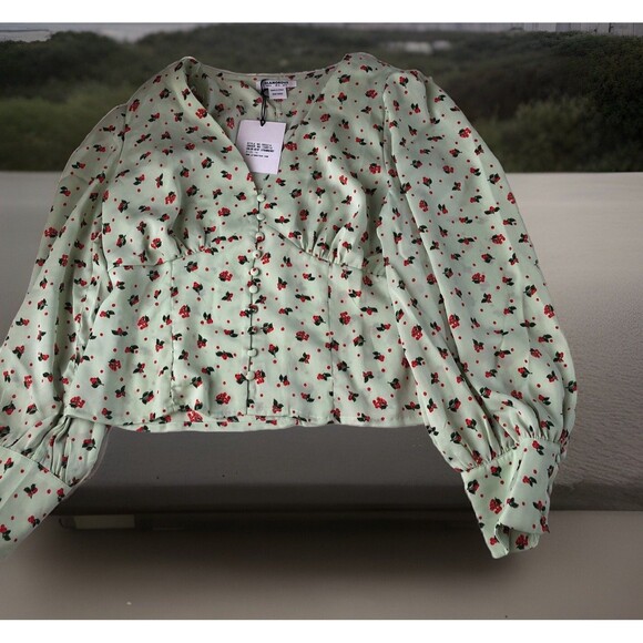 Glamorous Women’s Blouse Mint Strawberry Size 12 NWT - Picture 1 of 16